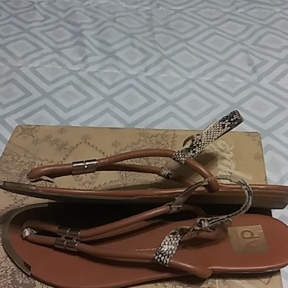 DV sandals - Picture 4 of 4